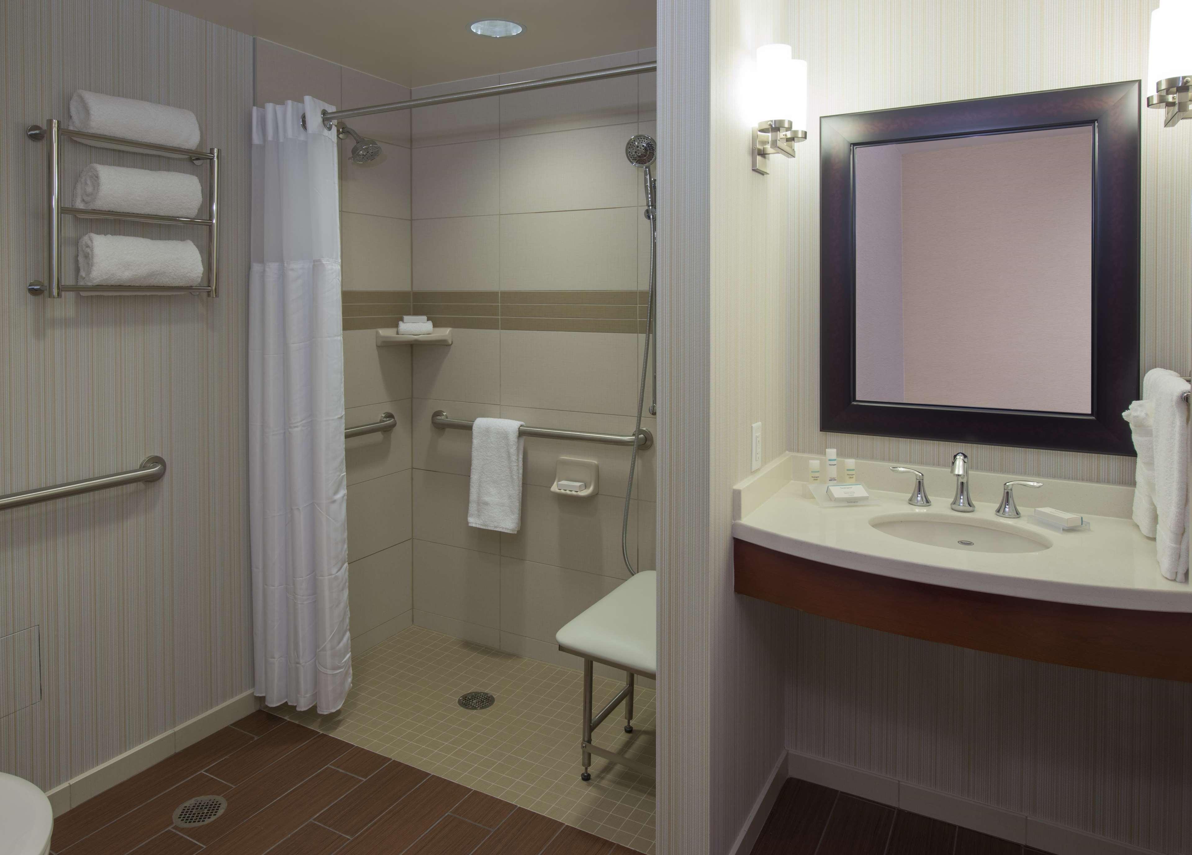 Hilton Garden Inn Alexandria Old Town National Harbor Ngoại thất bức ảnh