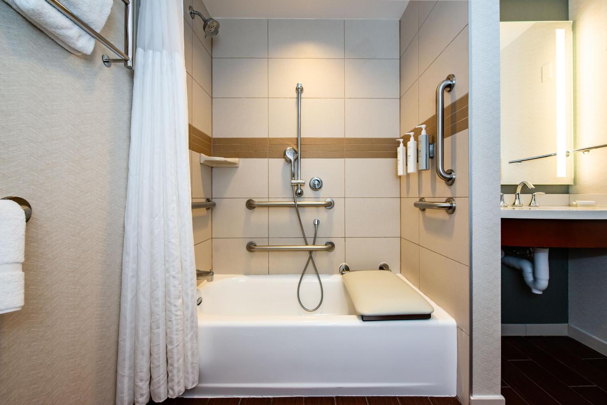 Hilton Garden Inn Alexandria Old Town National Harbor Ngoại thất bức ảnh